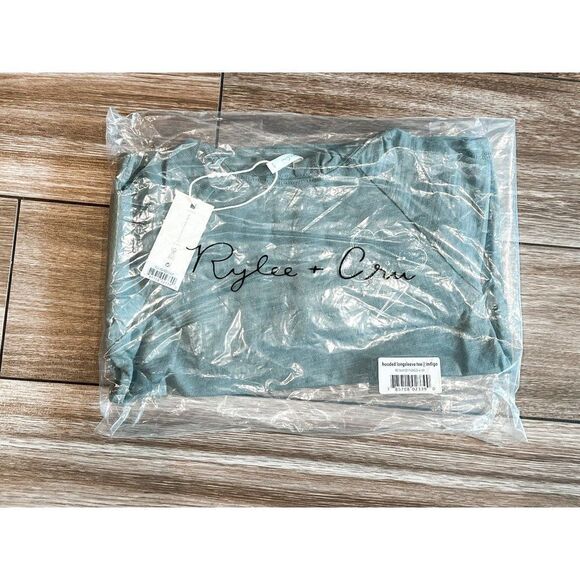 NWT! Rylee + Cru Rain Cloud Hooded Long Sleeve Tee, Size 4-5Y - Picture 2 of 5